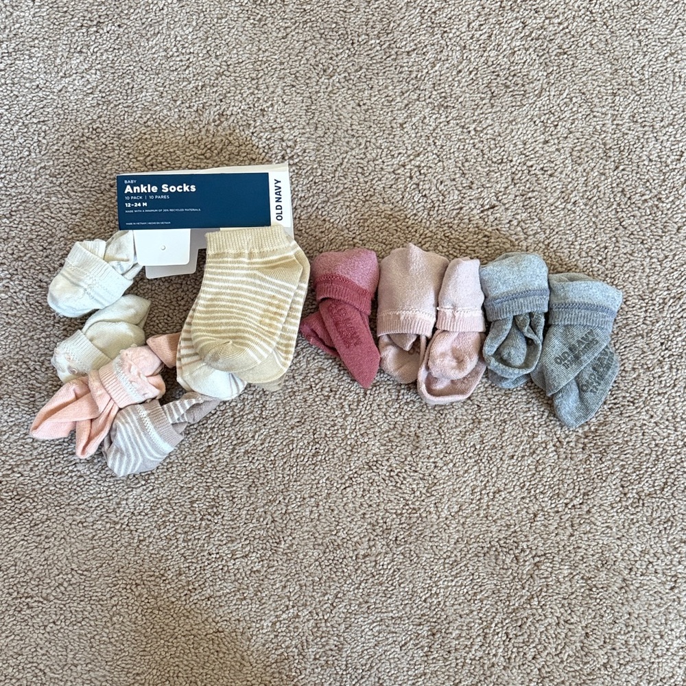 Toddler Girl 12-24 month Old Navy Socks - Pink, tan, Gray